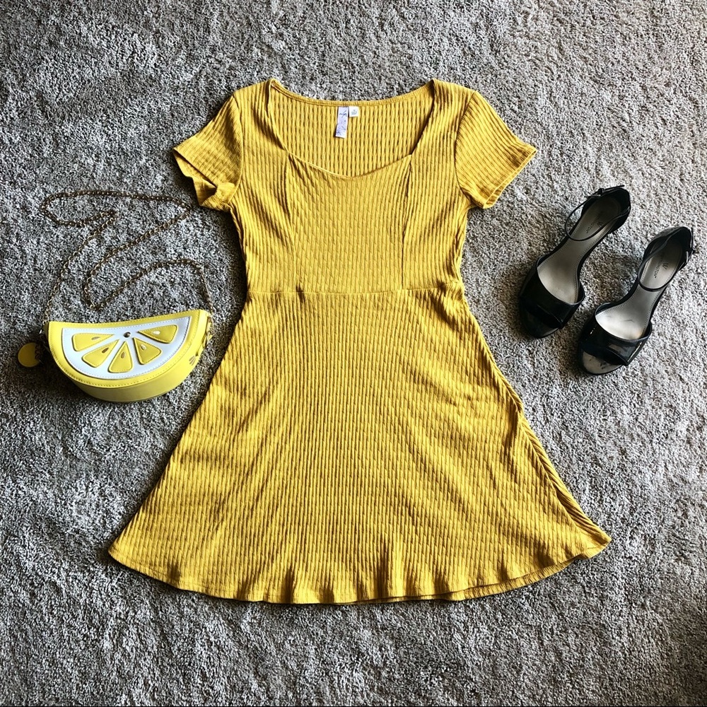 Alya by Francesca’s mini dress yellow size medium